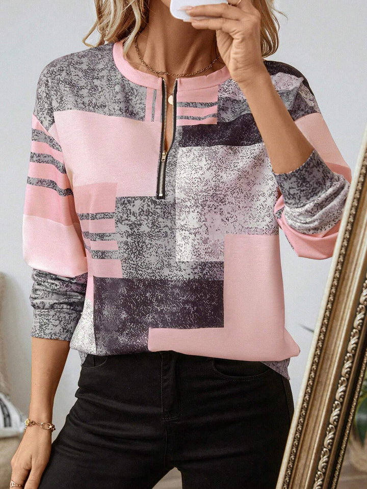 Sophia – Graphic zip sweater