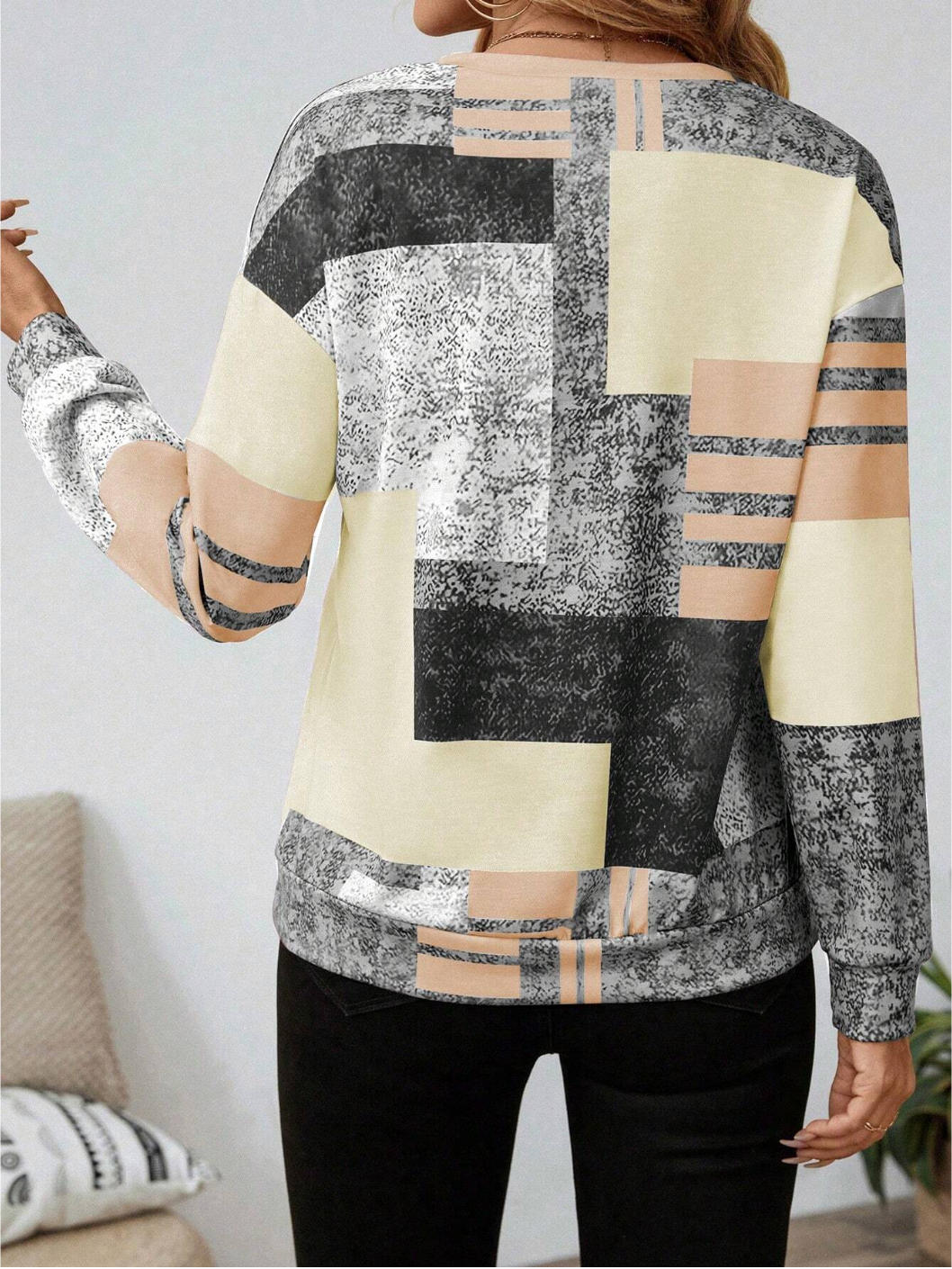Sophia – Graphic zip sweater