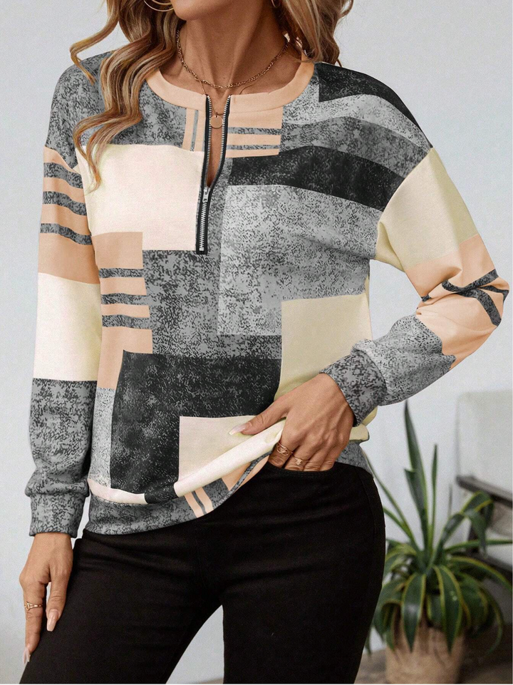 Sophia – Graphic zip sweater