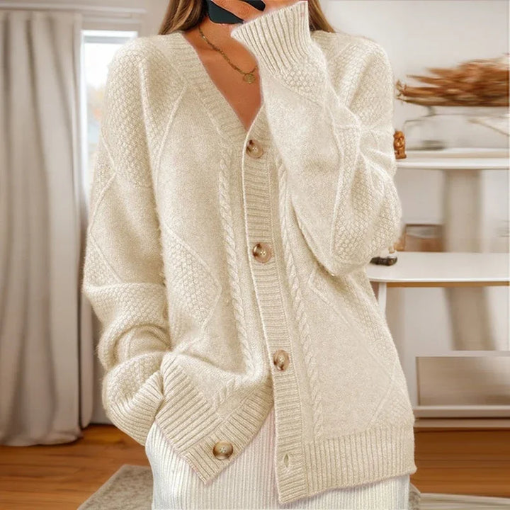 Charlotte - Cozy Cable-Knit Cardigan