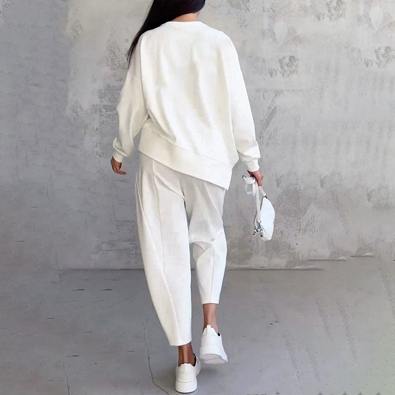 Amy – Two-piece lounge set with long-sleeve top and wide-leg pants