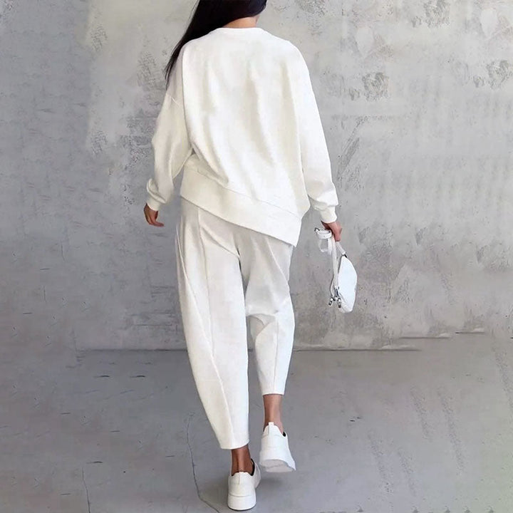 Amy – Two-piece lounge set with long-sleeve top and wide-leg pants