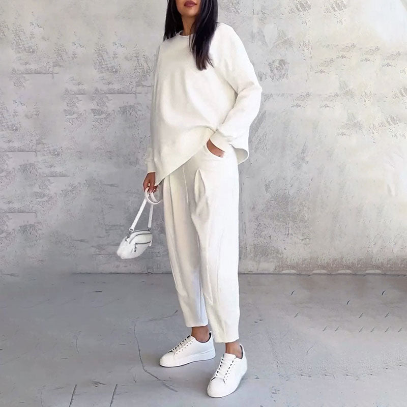 Amy – Two-piece lounge set with long-sleeve top and wide-leg pants