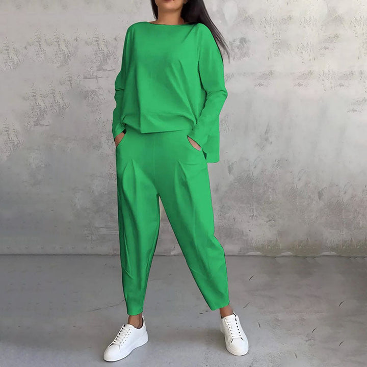 Amy – Two-piece lounge set with long-sleeve top and wide-leg pants